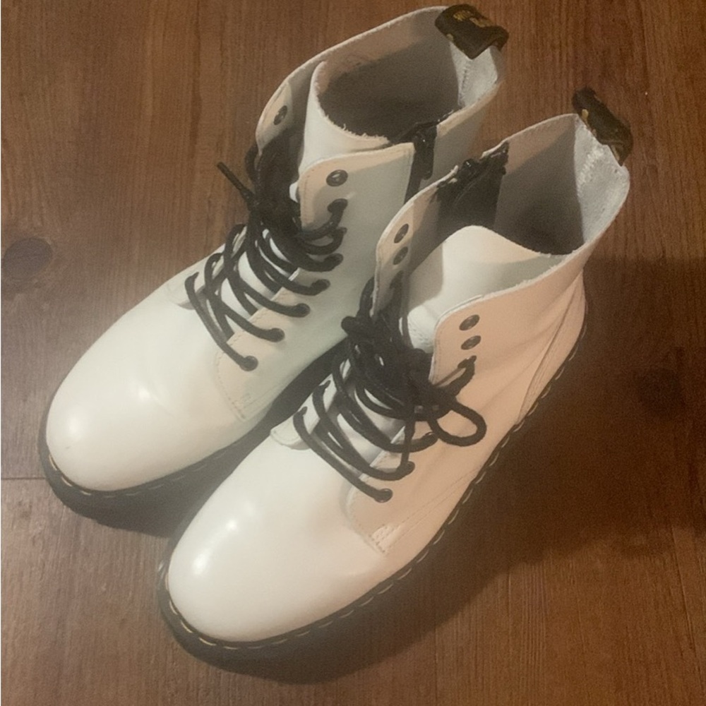 Doc Martens Platform Jadon Lace-up Boots